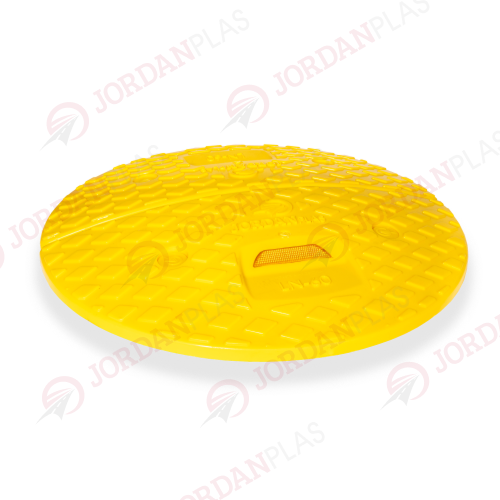 tachas redondas lta-500 El Tachón Circular Reductor LTA-500 está fabricado con Polipropileno y Co Polímeros, con agregados de resinas plásticas, compuestas con aditivos antioxidantes y Filtros UV. Su estructura posee un GRIP ANTIDESLIZANTE compuesta de Dos Semicírculos encastrables, se ve reforzada por resinas termoplásticas que le otrorgan una extraordinaria resistencia a la compresión. Posee un total de 2 Lentes Reflectivos de Policarbonato de Alta Intensidad. De fácil y rápida colocación: con 4 tirafondos, 4 arandelas y 4 tarugos en cada orificio de fijación mecánica que posee Tapones de Protección y Terminación. Incluye Tapones Protectores de Polipropileno que otorga una mejor terminación y evitan que las fijaciones mecánicas se aflojen o salgan a la superficie del cuerpo del producto. Se comercializa de color Amarillo-Amarillo o de Color Amarillo Negro.